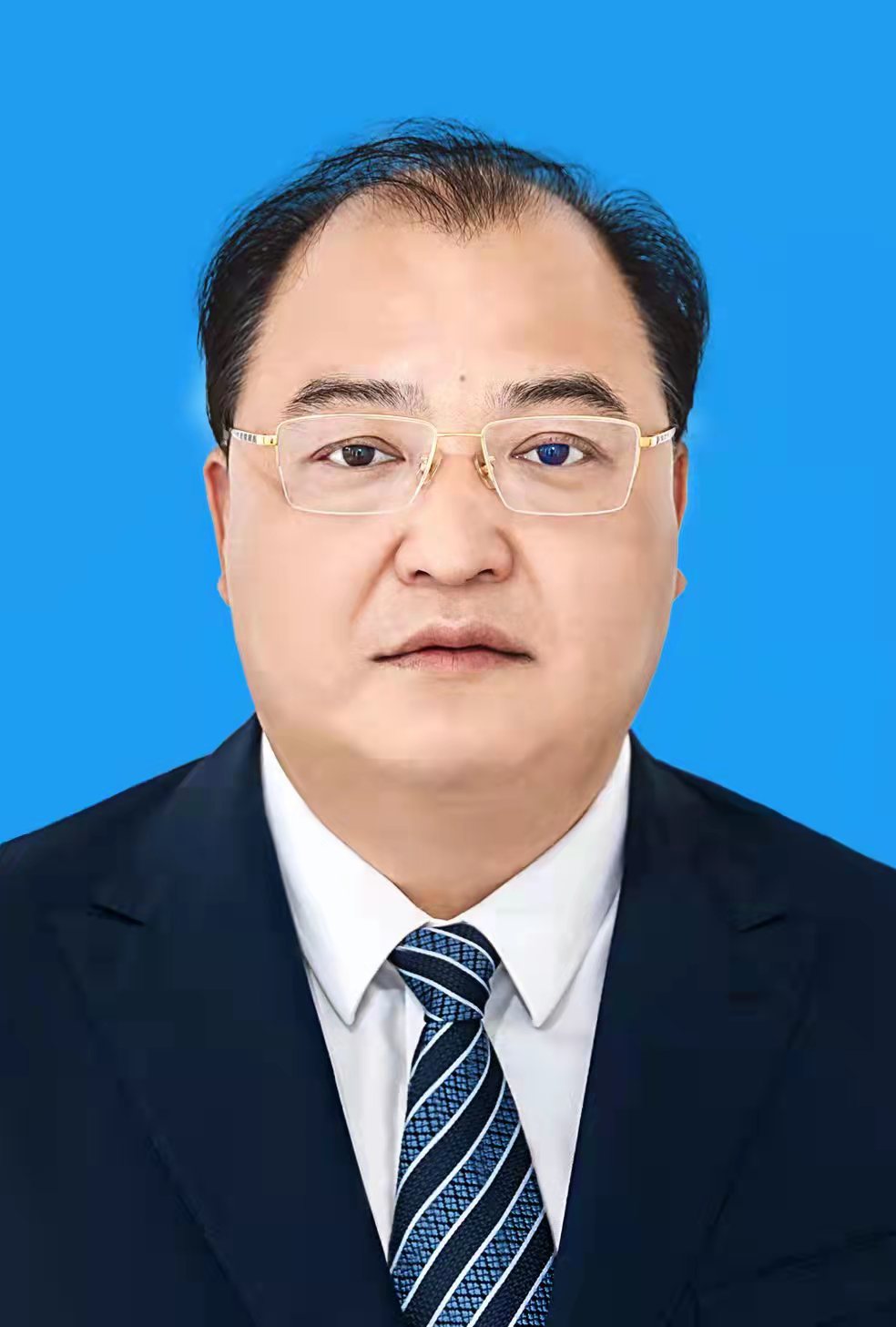 个人简历钱栋,男,江苏溧阳人,1972年1月出生,1994年6月入党,在职党校