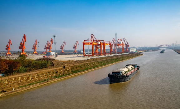 溧阳港口岸电建设赋能绿色航运