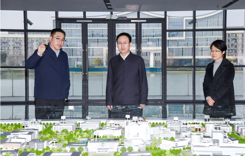 李超鲲专题调研教育工作